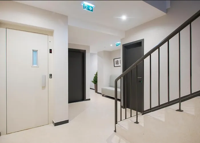 Live In - 68 Regras 波尔图