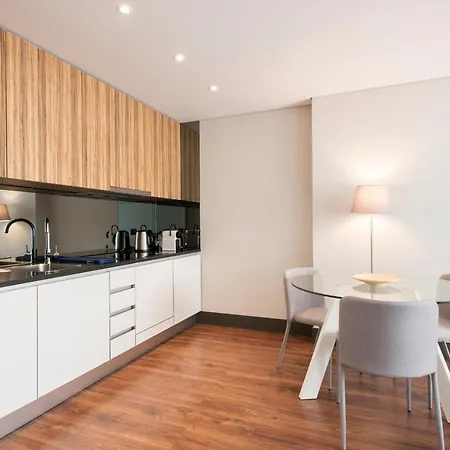 Live In - 68 Regras Apartman Porto
