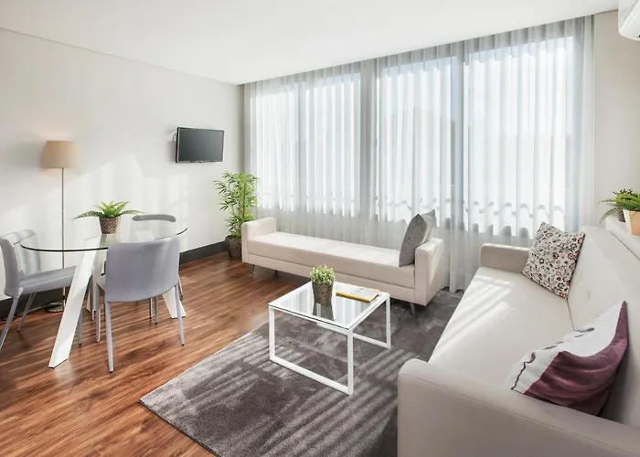 Live In - 68 Regras דירה *